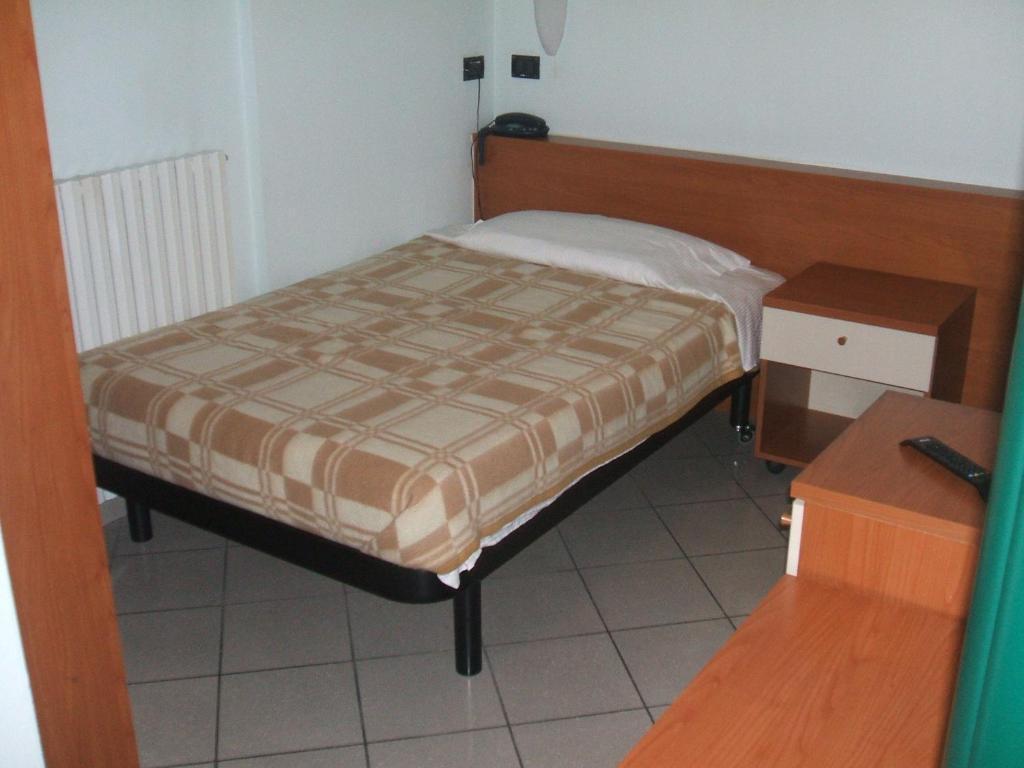 Hotel Kristall Loiano Quarto foto